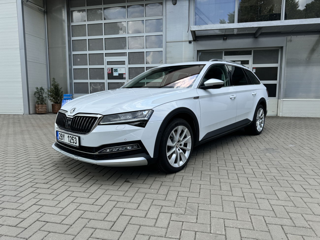 prodej Škoda Superb Scout 2.0 TSI Záruka DPH - PRODÁNO